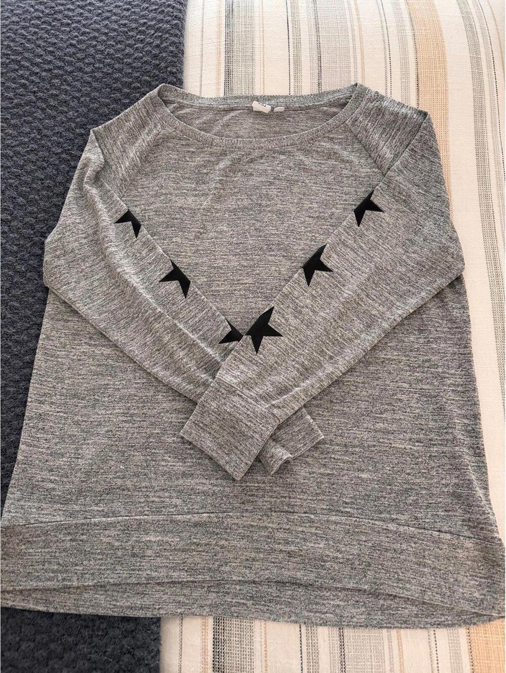 Gap Women's Medium Grey Crew Neck Sweater with Black Star Sleeve Detail